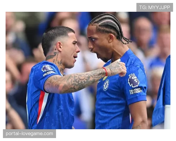 VAR争议再起:富勒姆被吹点球判罚尺度引热议 VAR争议再起:富勒姆被吹点球判罚尺度引热议